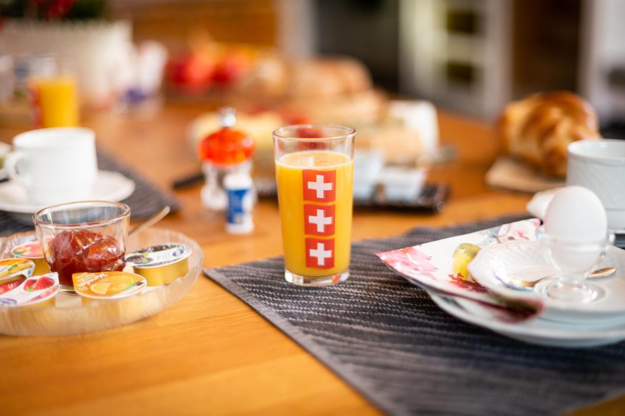 博特明根住宿加早餐酒店 Bottmingen 外观 照片